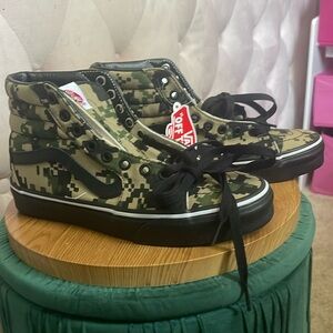 Unisex Vans camouflage high tops
